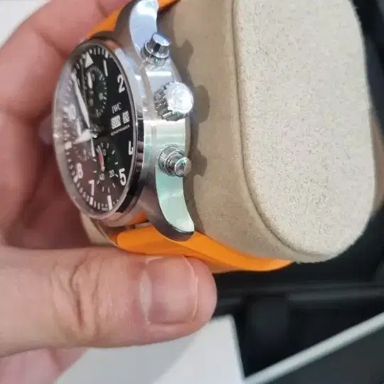 IWC 파일럿 크로노그래프