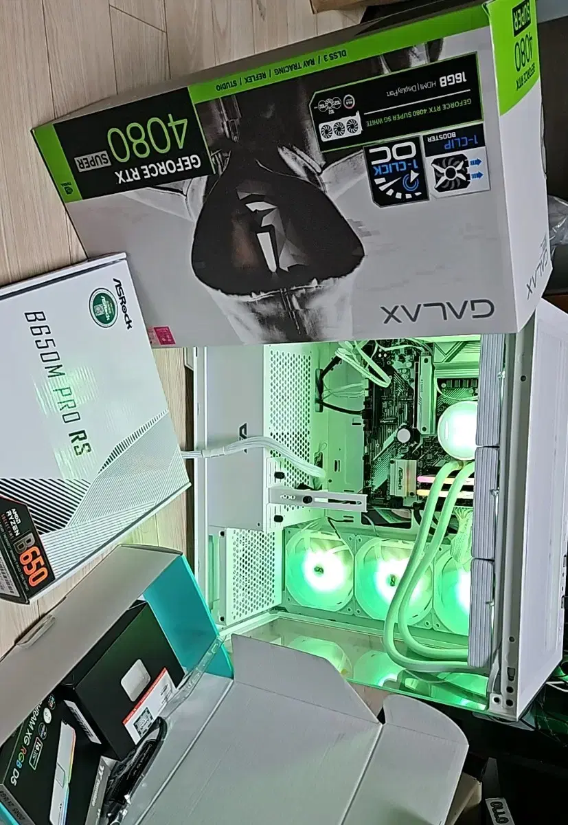 새제품 9800x3d 4080super sg white 화이트 본체