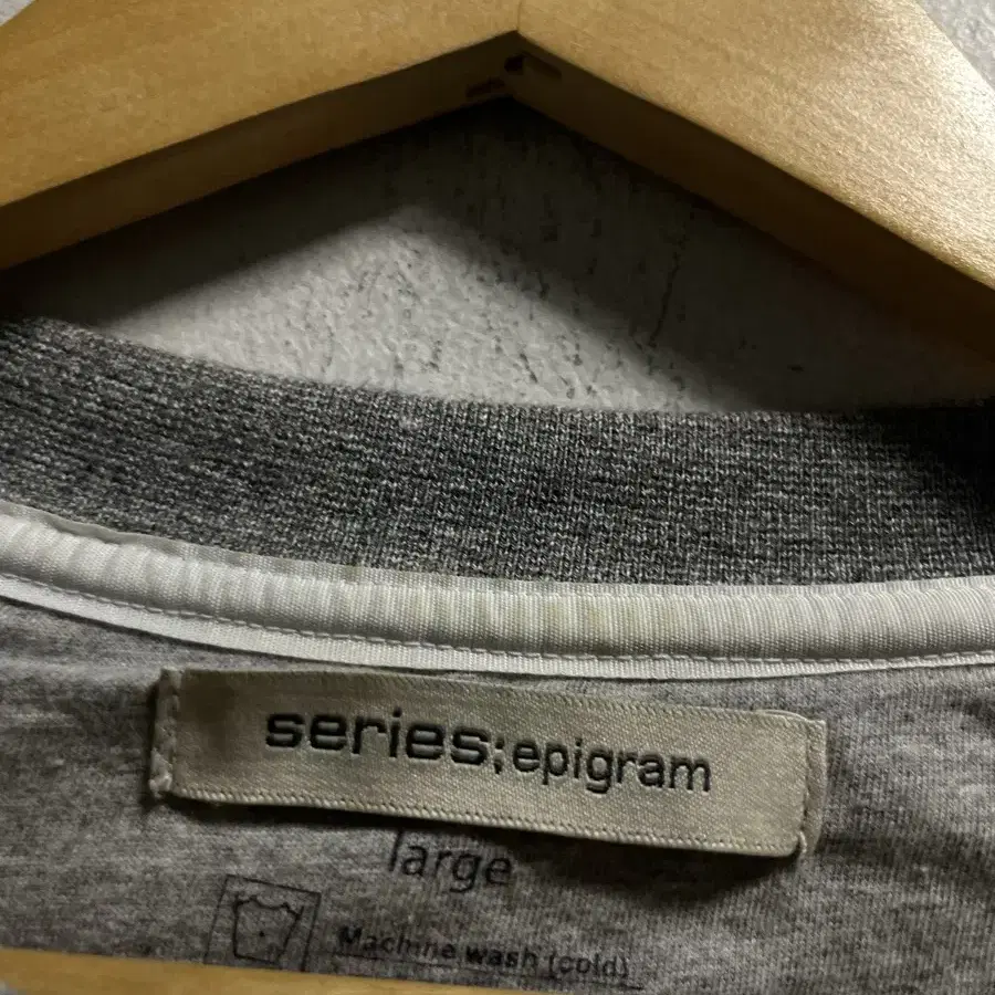 100-105 Series epigram 루즈핏 맨투맨 정품