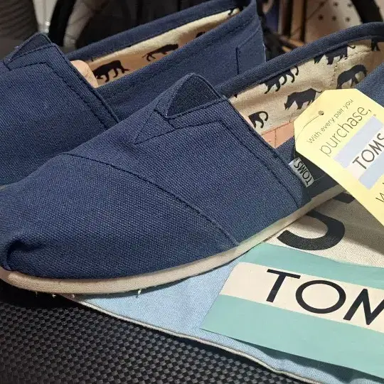 TOMS 탐스 네이비 캔버스 남성 270 새상품