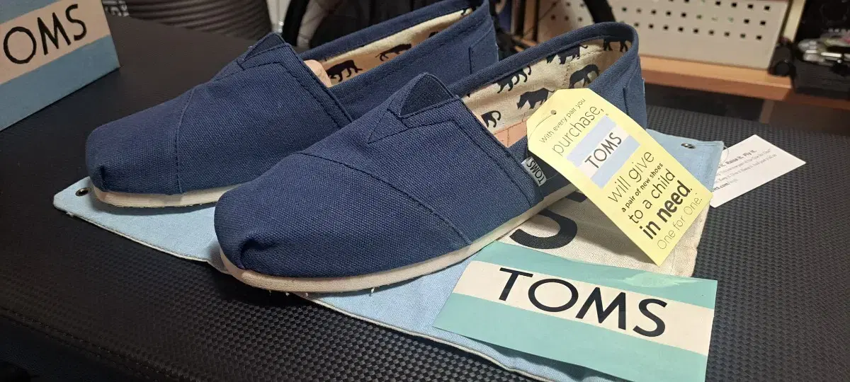 TOMS 탐스 네이비 캔버스 남성 270 새상품