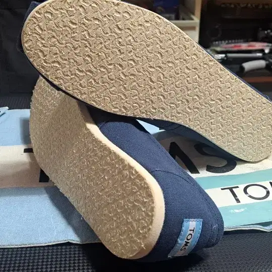 TOMS 탐스 네이비 캔버스 남성 270 새상품