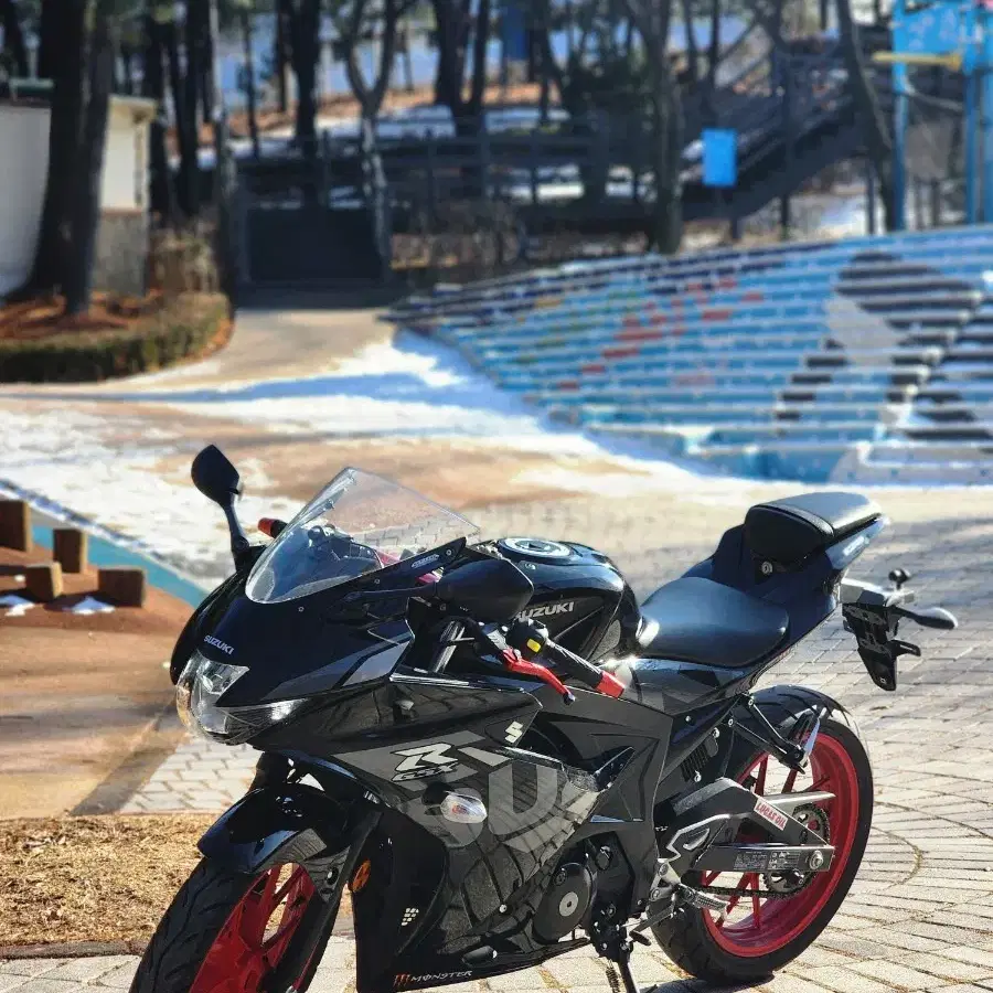 스즈키 GSX-R125 21년식 9천키로 판매합니다