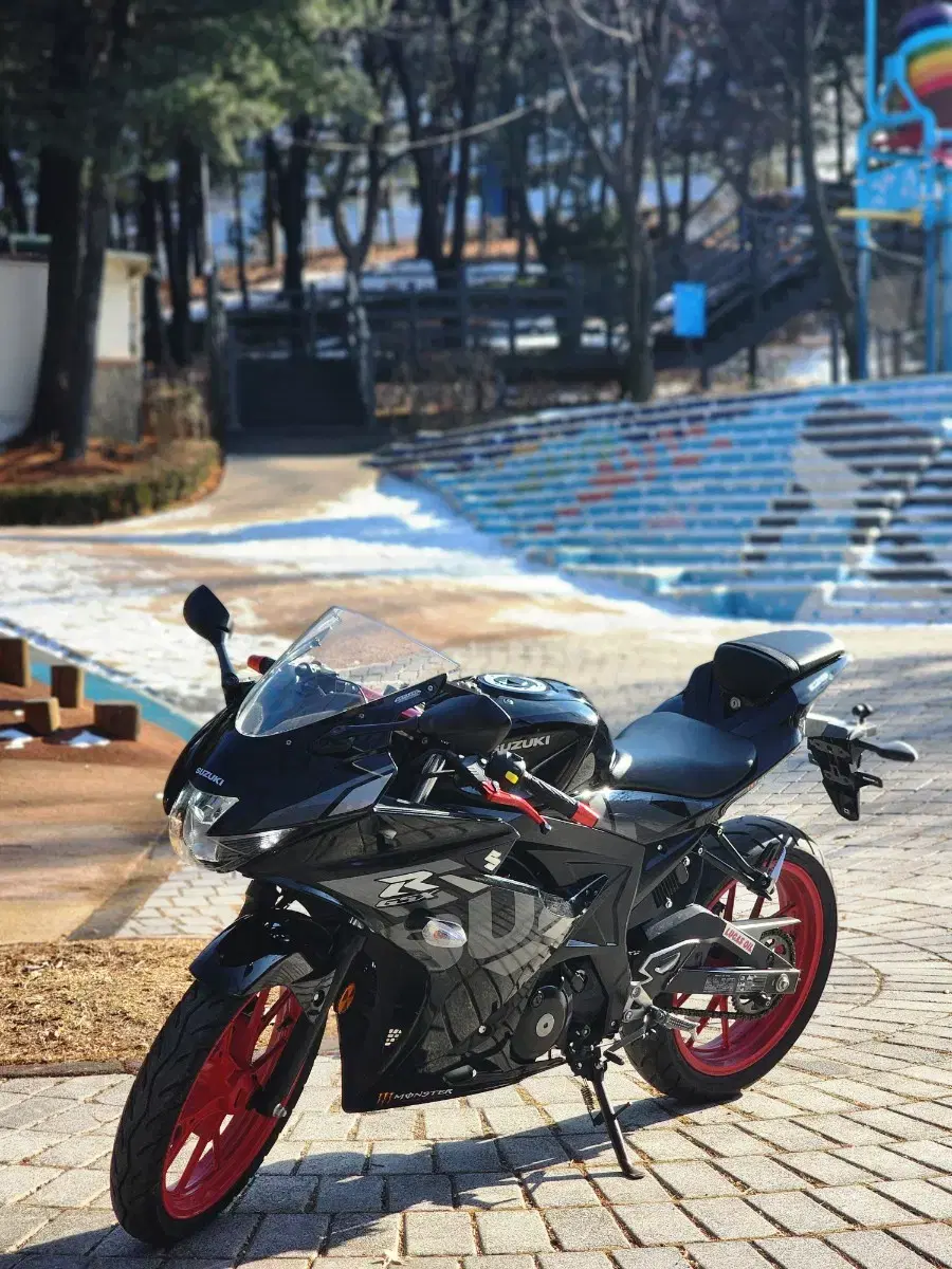 스즈키 GSX-R125 21년식 9천키로 판매합니다