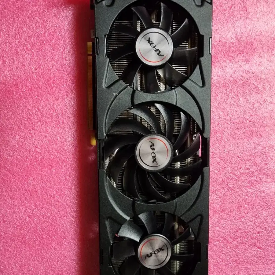 gtx 1070 (외관 A급, 팬돌아감)(고장: 화면 출력 안됨)