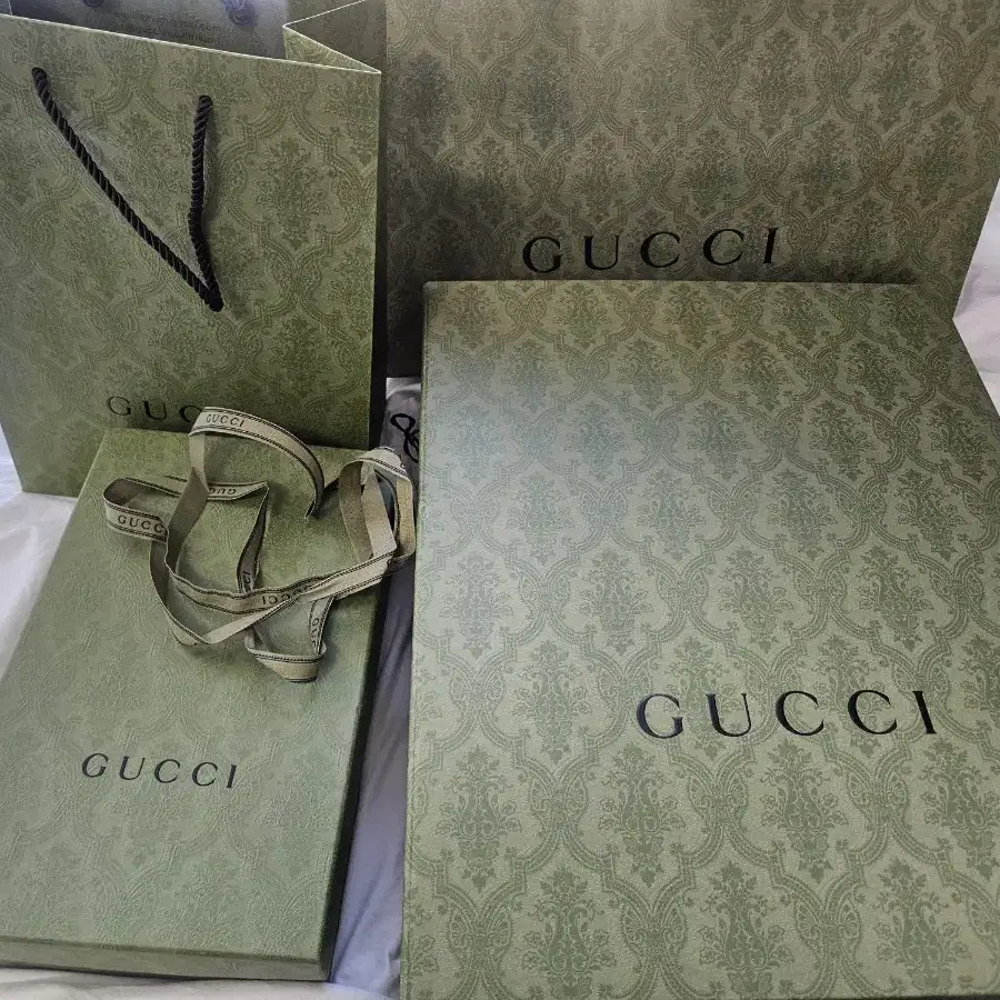 구찌GUCCI홀스빗탑+정품GUCCI스카프선물증정 득템!!구찌gucci 슬