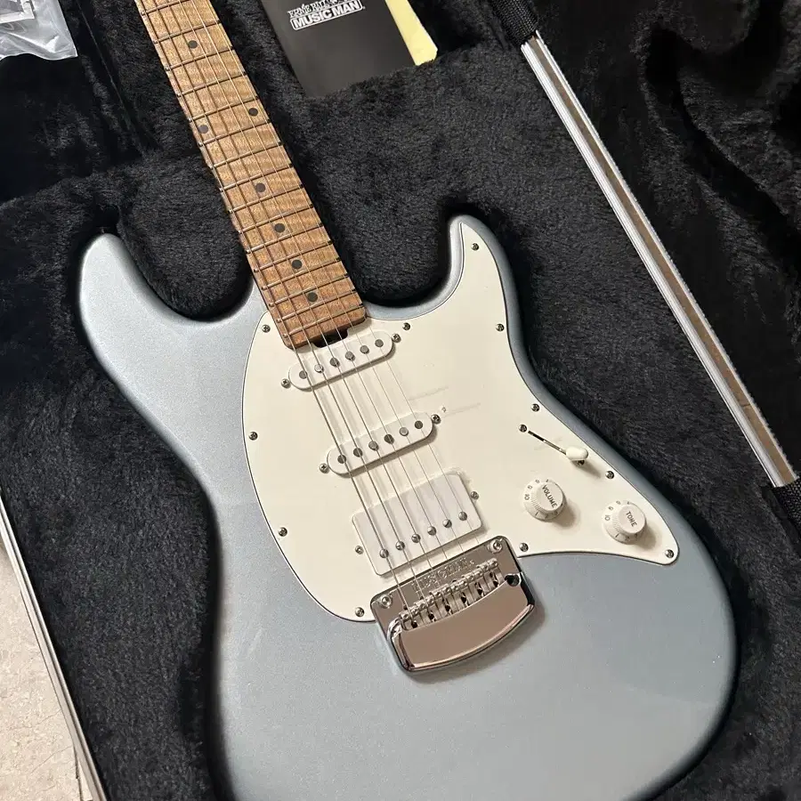 Ernie ball Music Man Cutlass RS HSS 기타 팝