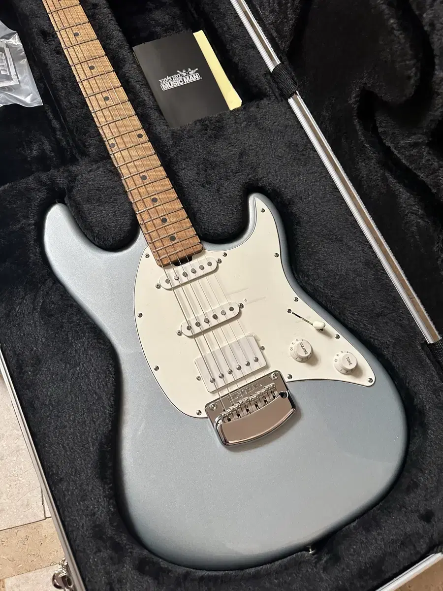 Ernie ball Music Man Cutlass RS HSS 기타 팝