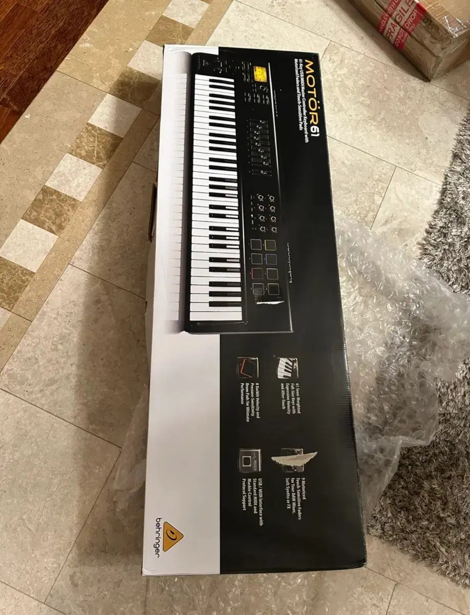 Behringer 베링거  MOTOR61 키보드