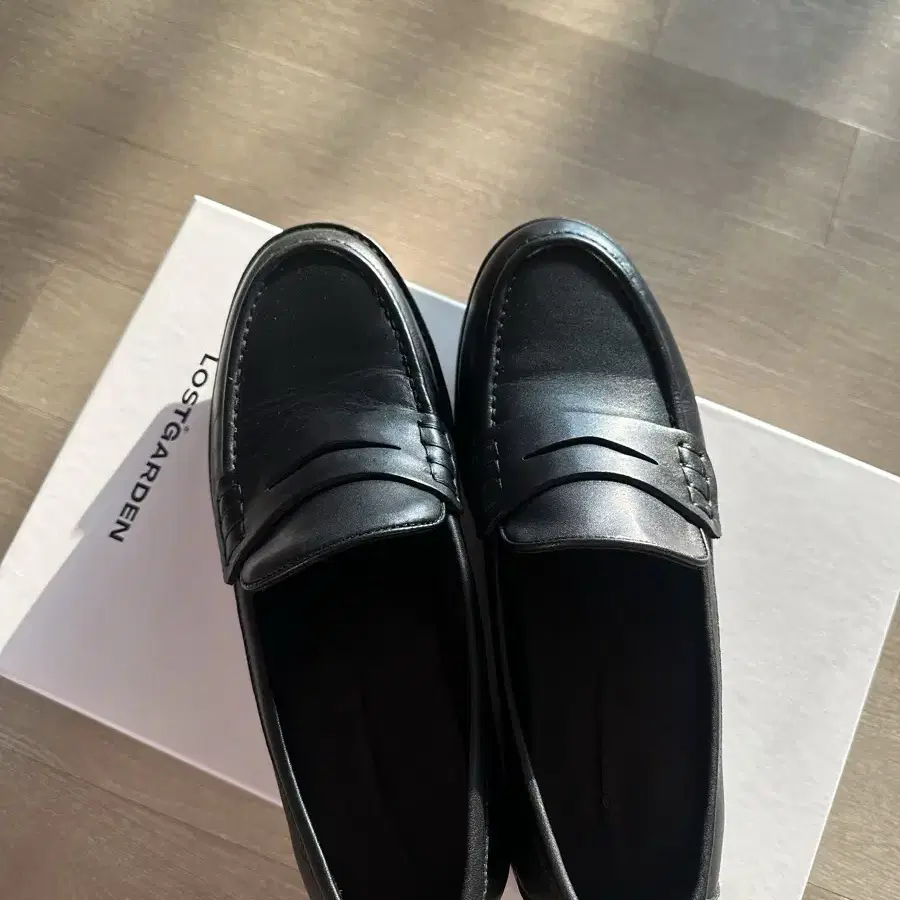 로스트가든 UNIFORM Officer Loafer Black 40사이즈