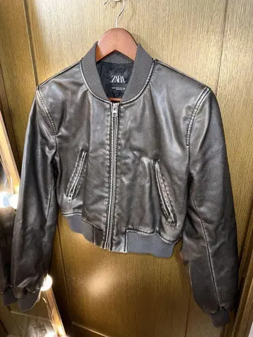 자라 가죽 쇼트 자켓 봄버 xs 카키색 가죽 자켓