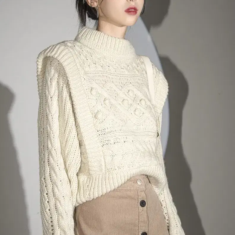 어반드레스 Fisherman Shoulder Knitwear IVORY