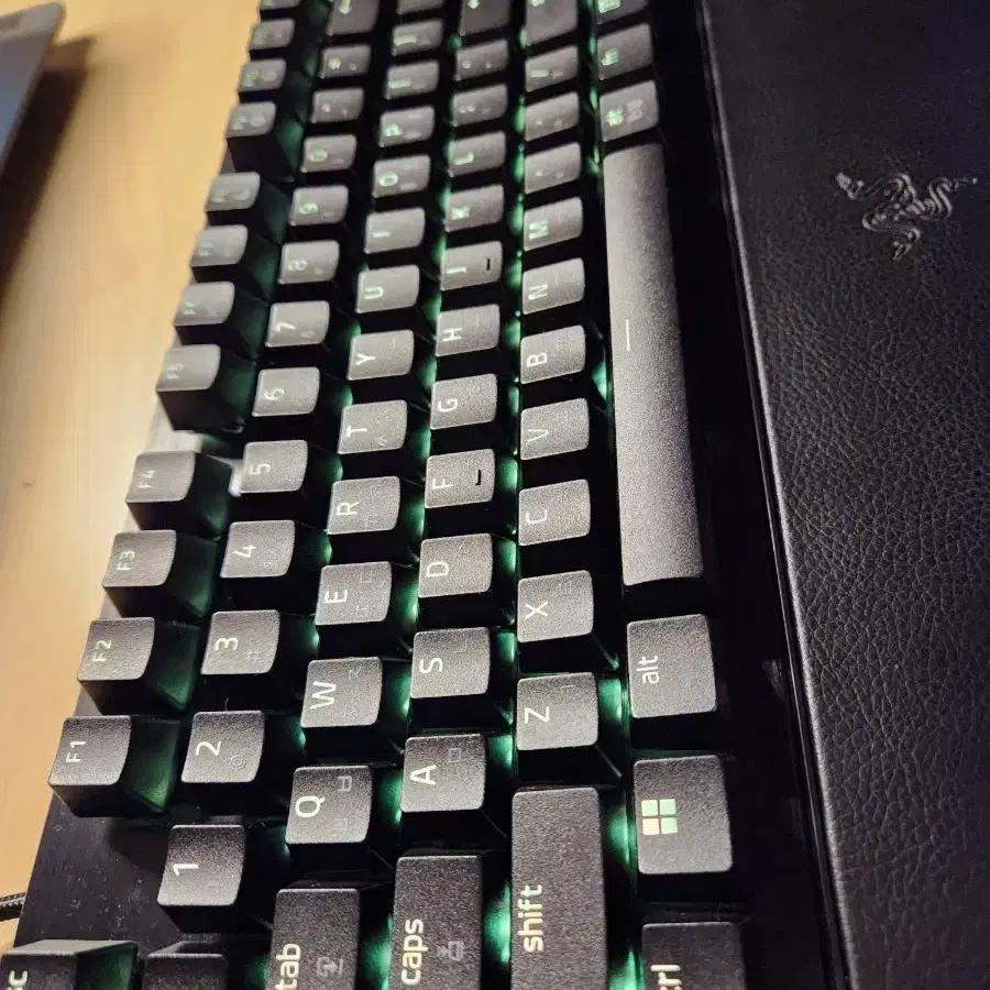 레이져 헌츠맨v3 pro tkl