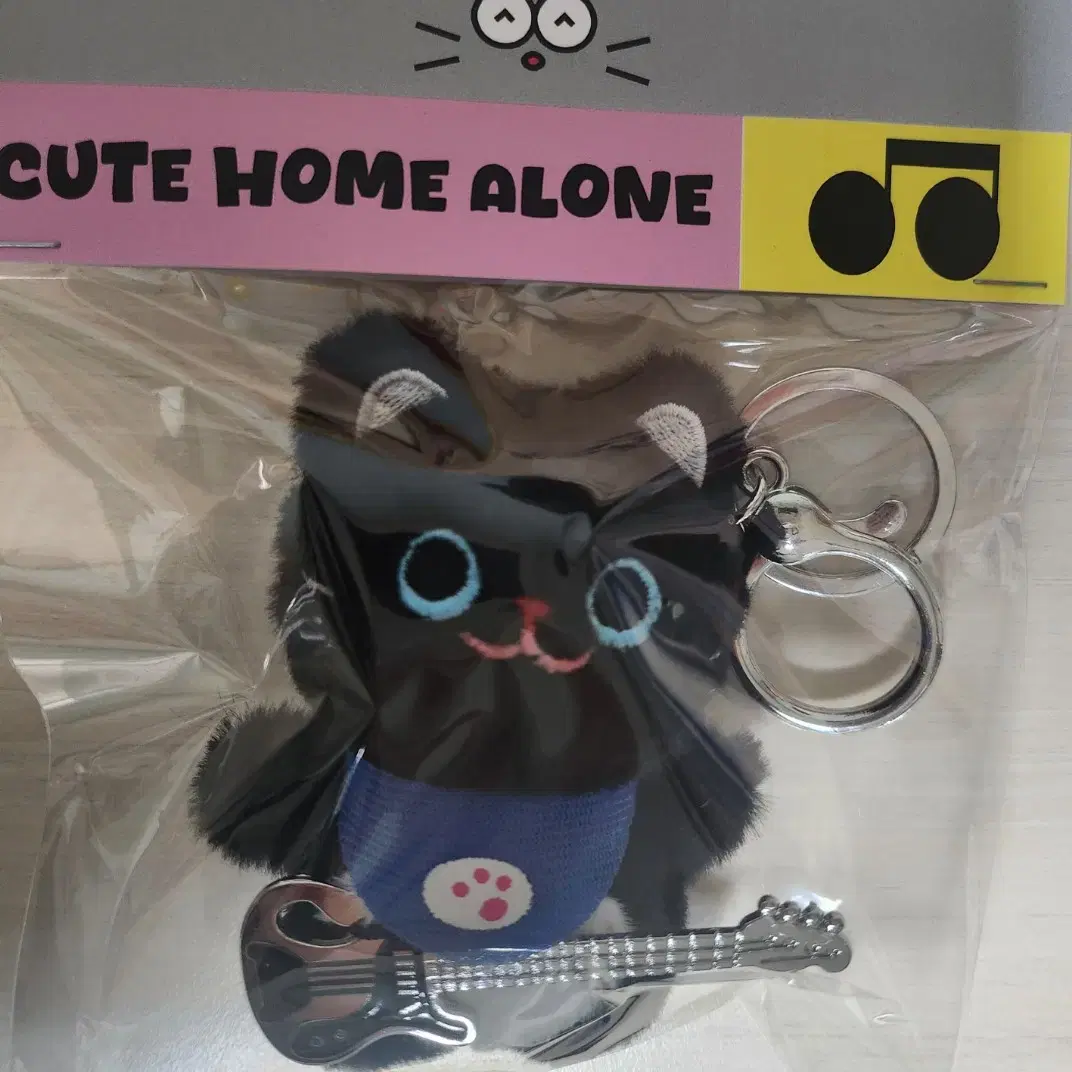 비닐 그대로)cute home alone 락스타 아깽이 키링 블랙