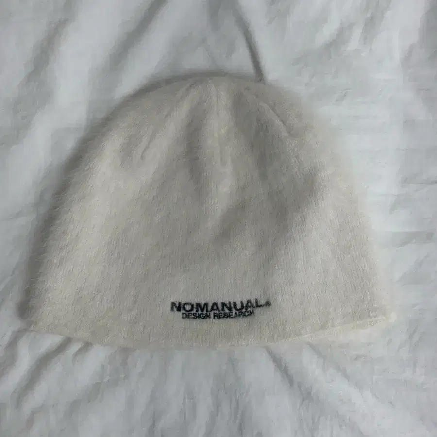 노매뉴얼 비니 크림 NM HAIRY BEANIE - CREAM