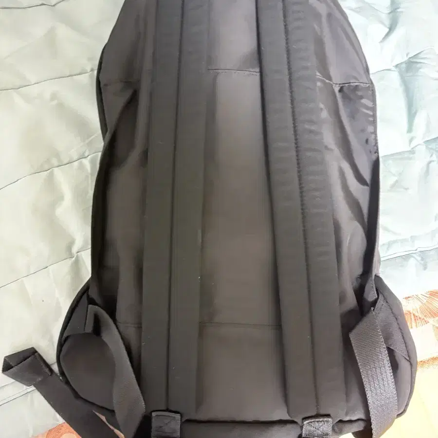 이우가마카라스 > Knotted Backpack (Black)