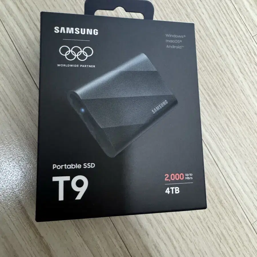 삼성 SSD T9 4TB 미개봉 새제품 팝니다.