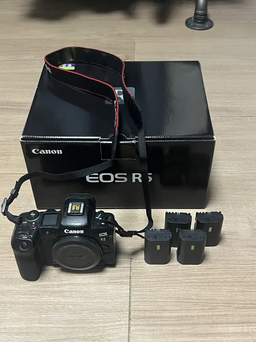 캐논 EOS R5 바디 + 배터리 그립 + 배터리4개