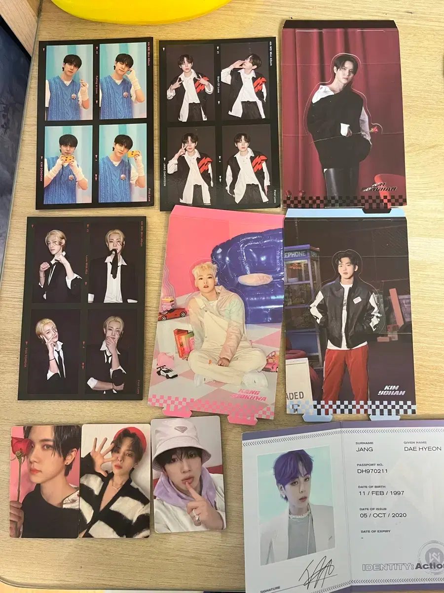 (+ Album bonus) wei kim yohan kim donghan jang daehyeon photocard postcard 4 cut photo