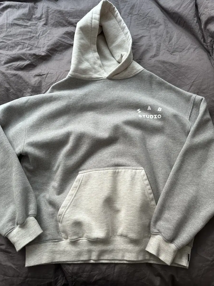 IAB Studio Hoodie Dual Gray XL 사이즈 팔아요.