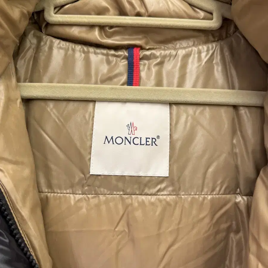 Moncler 몽클레어 Parnaiba 여성 롱패딩 1