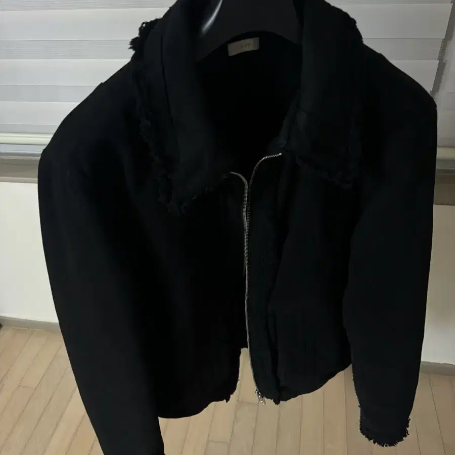 xlim ep.4 02 jacket black 2size