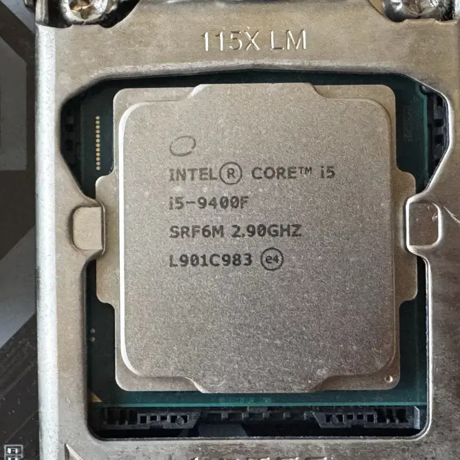 i5 9400F + 기가바이트 B360 메인보드