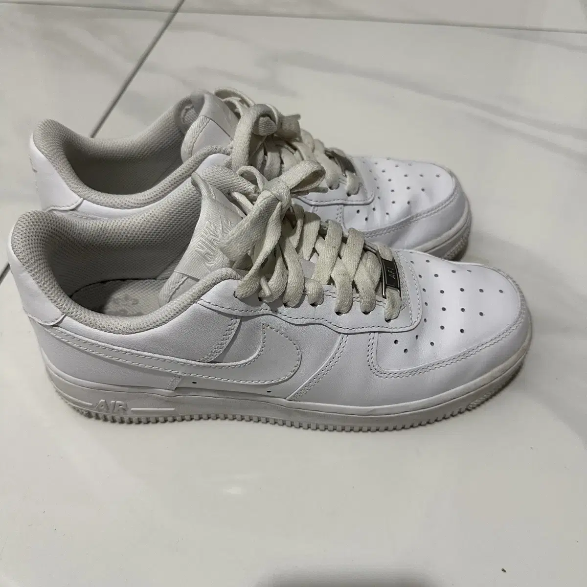 나이키 에어포스 로우(Nike Air Force 1 '07 Low)250