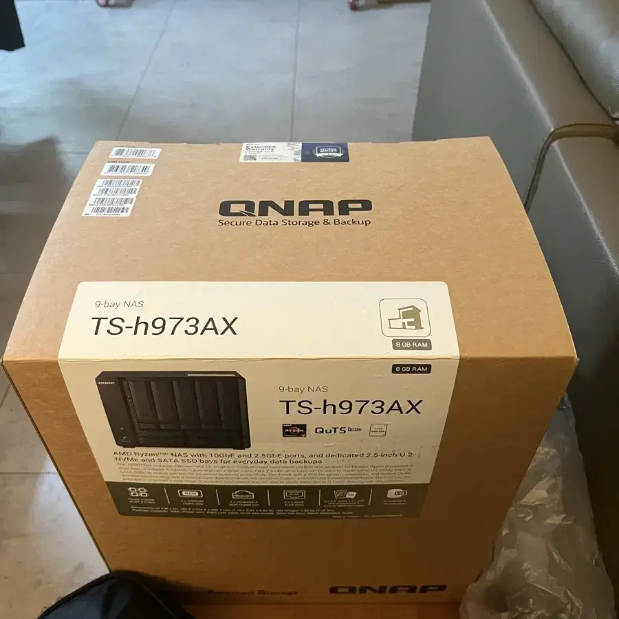 QNAP TS-h973AX-8g 큐냅 nas 판매합니다.