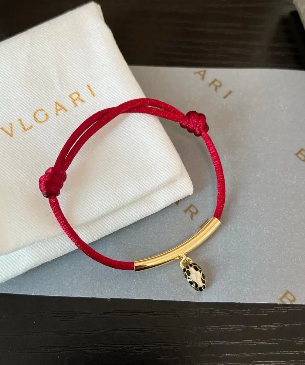 Bvlgari  불가리  여성   설 팔찌