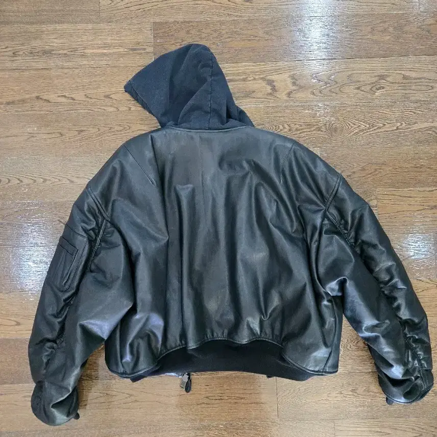 발렌시아가 23fw 가죽봄버자켓 사진 3