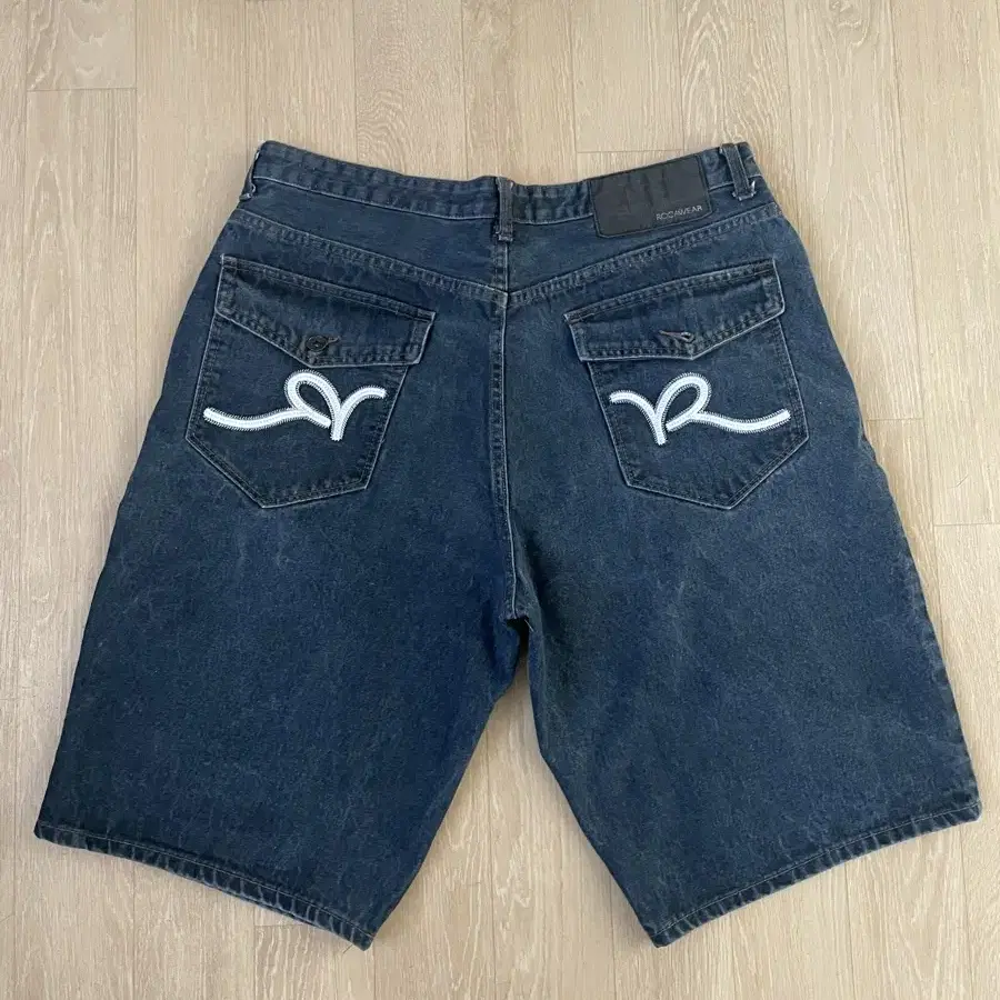 ROCAWEAR SHORT 38