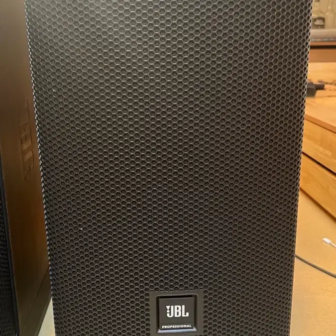 jBL Eon one mk2 한 조 판매합니다