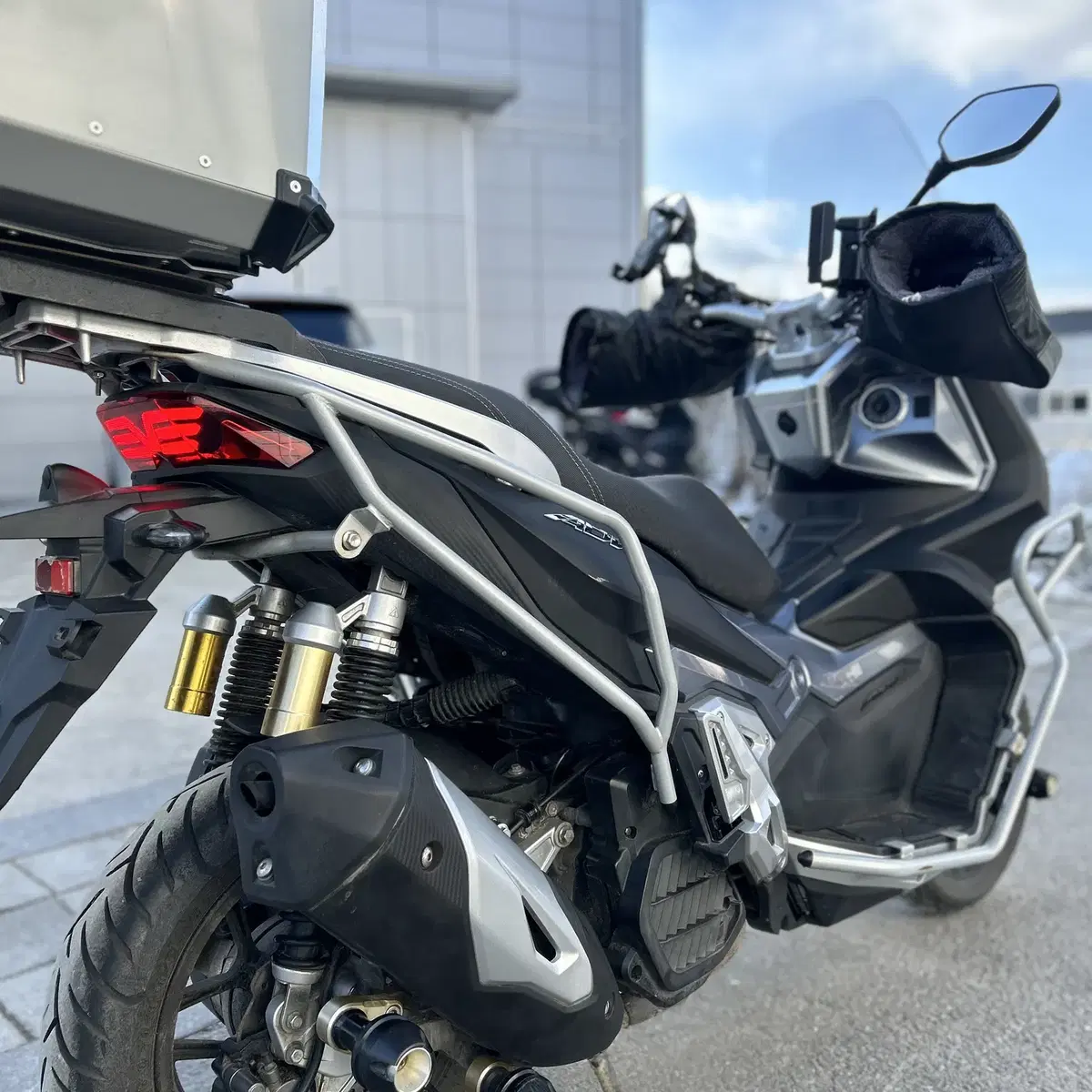 ADV125 23년식 1만키로 컨디션 좋은 바이크 저렴하게 판매합니다.