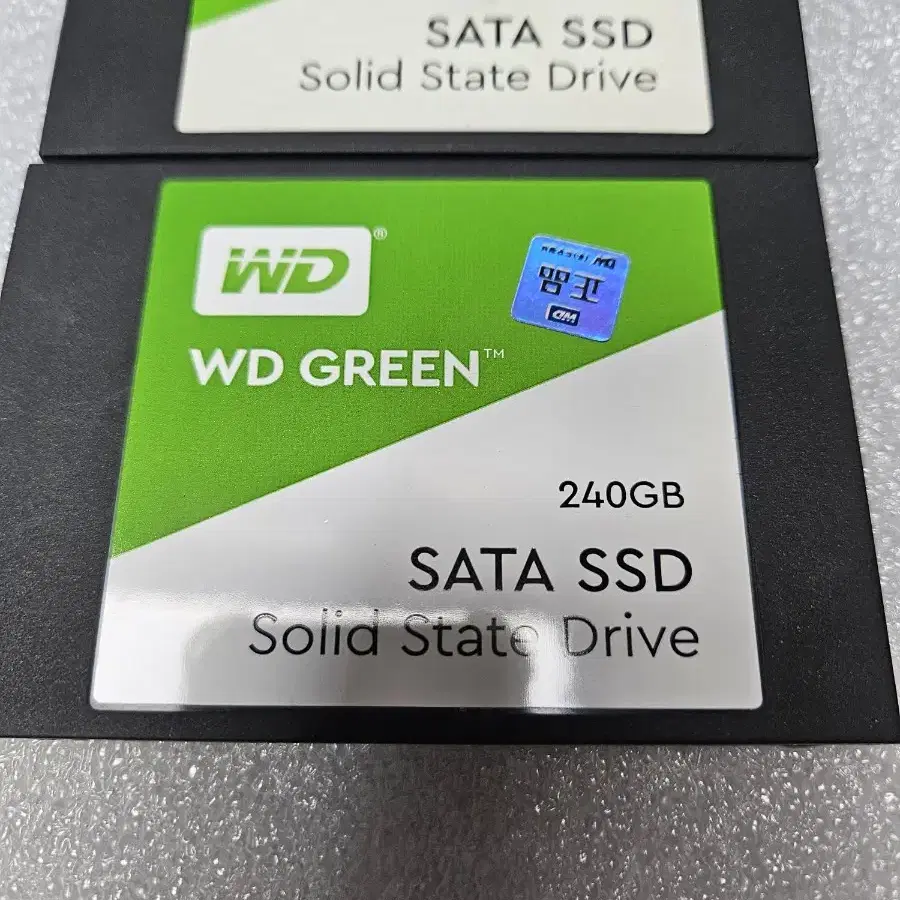 WD SSD 하드 240기가 2개 입니다