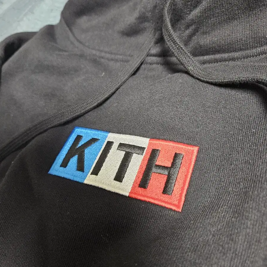 (XXL) KITH PARIS BOX LOGO HOODIE BLACK