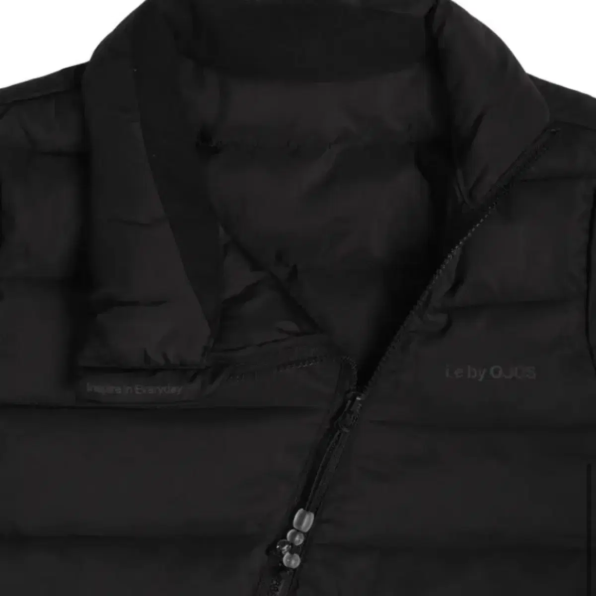 Ojos I:E PADDED JACKET 01