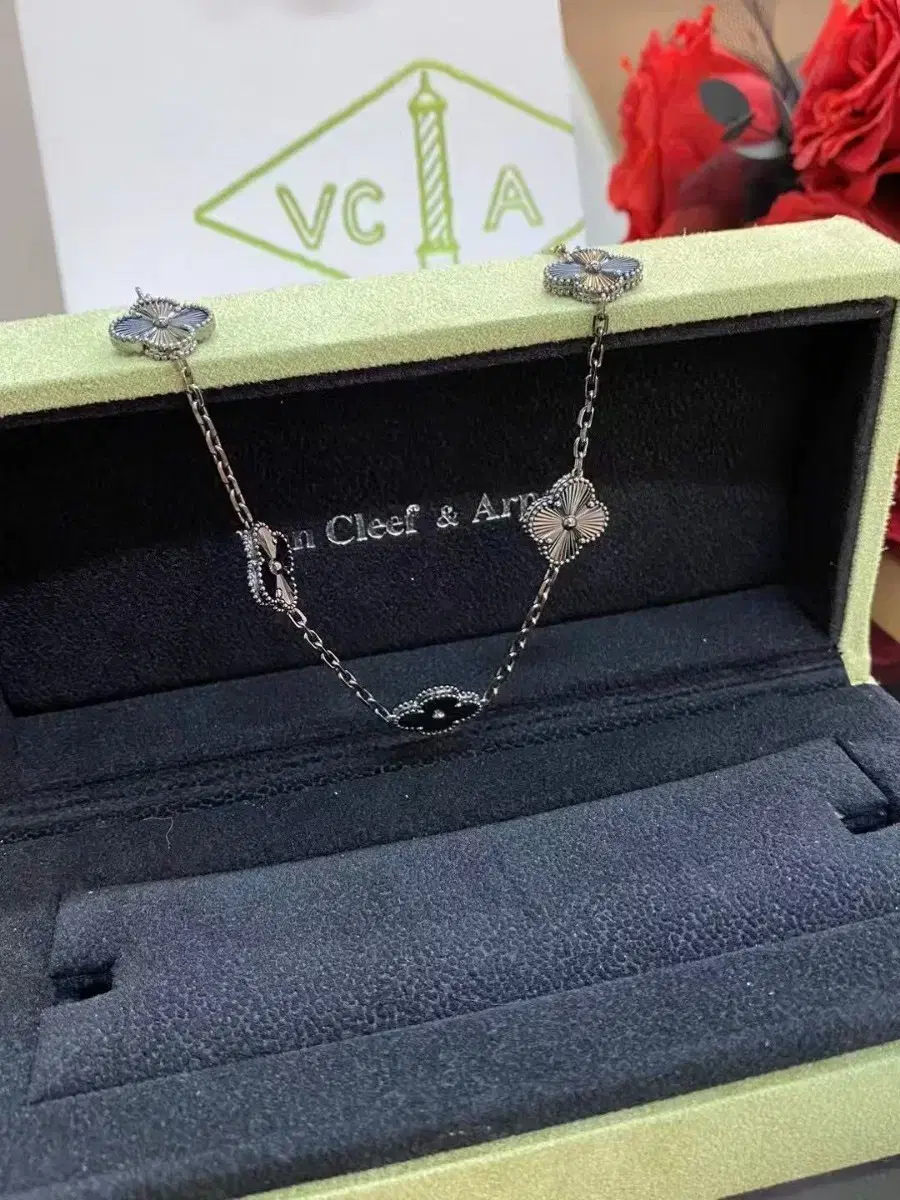 Van Cleef & Arpels네잎 클레이스 팔찌18cm