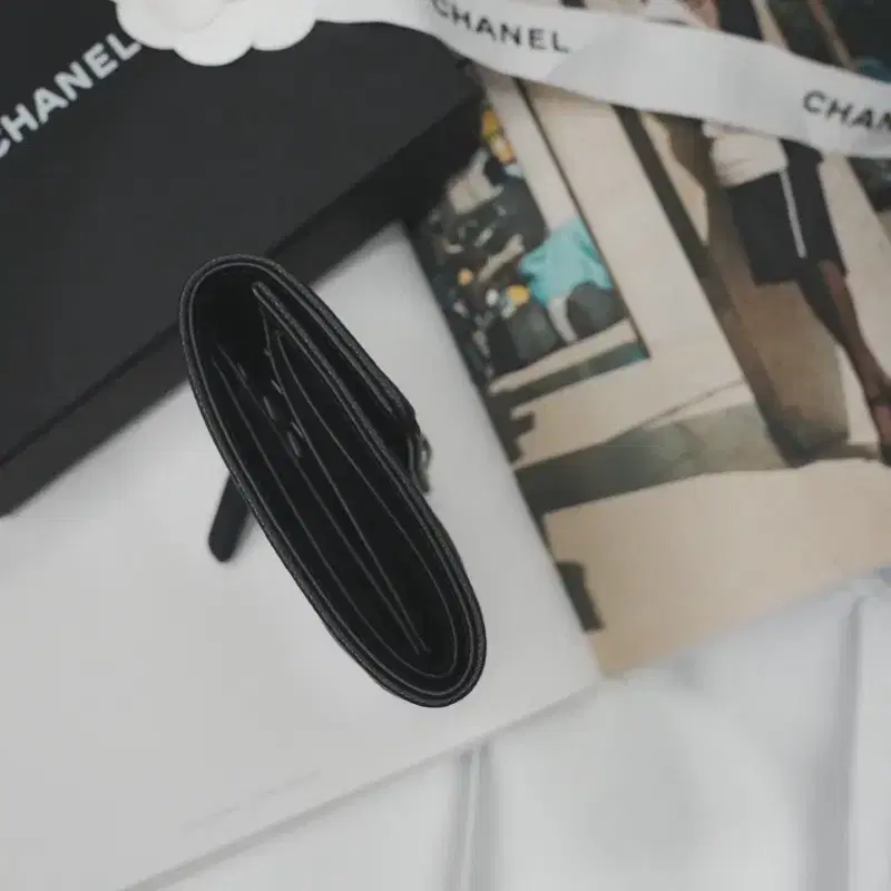 CHANEL 보이 3단 지갑