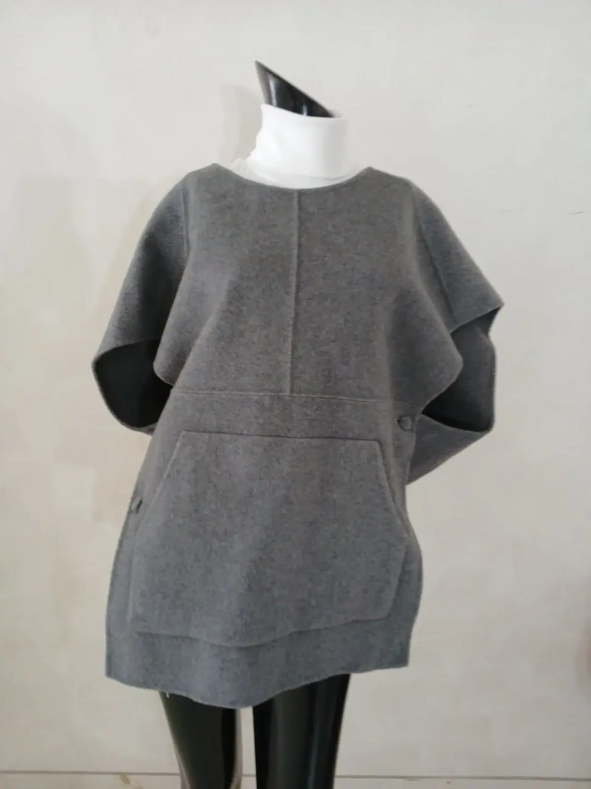 NUE ATTI Handmade Cape Jacket Free