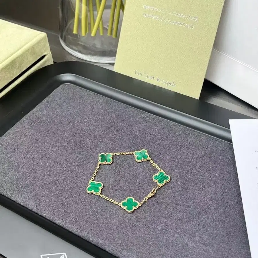 Van Cleef & Arpels네잎 클롭 펜던트 가지각색 팔찌18cm