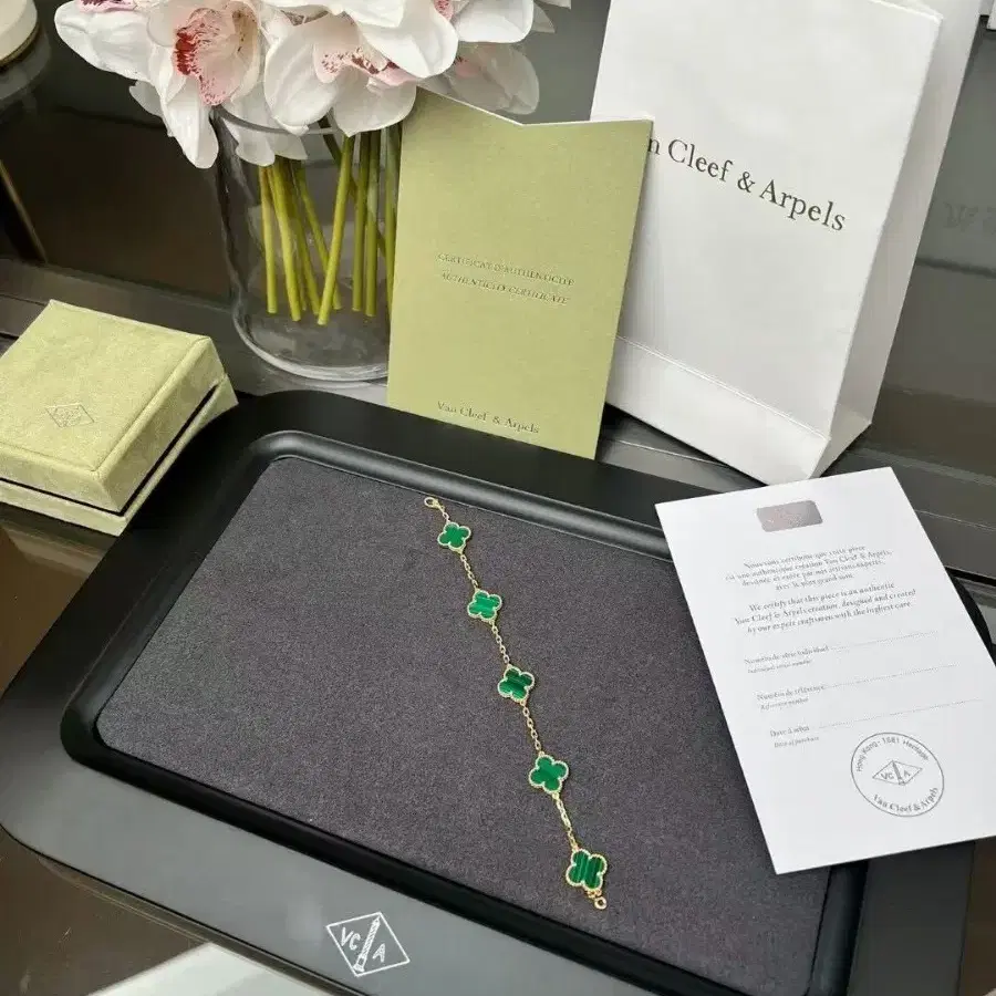 Van Cleef & Arpels네잎 클롭 펜던트 가지각색 팔찌18cm