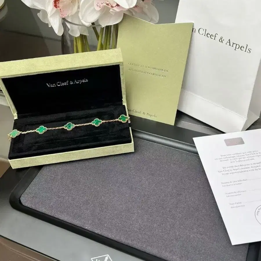 Van Cleef & Arpels네잎 클롭 펜던트 가지각색 팔찌18cm