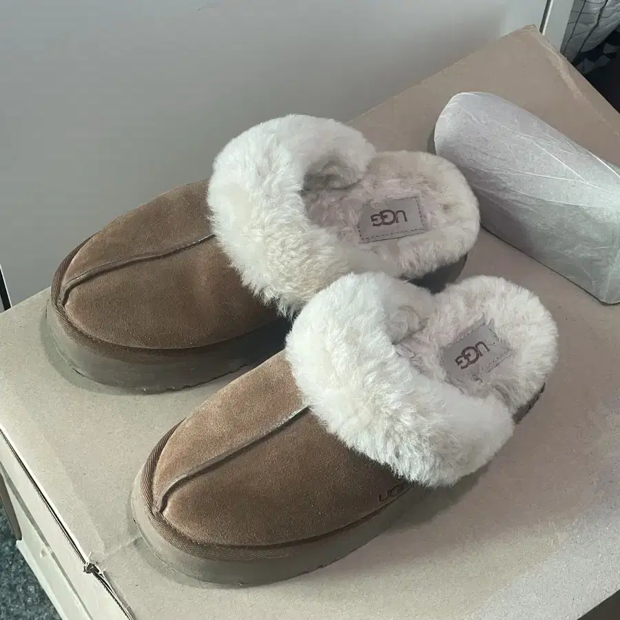 UGG   어그 USA 7 사이즈 235-240 팝니다 / 5회미만착용