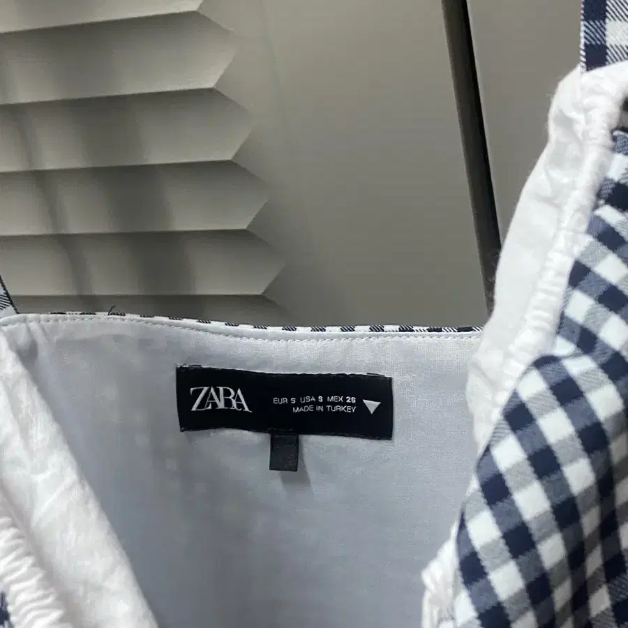 자라 여름 체크 나시 블라우스 ZARA 일브