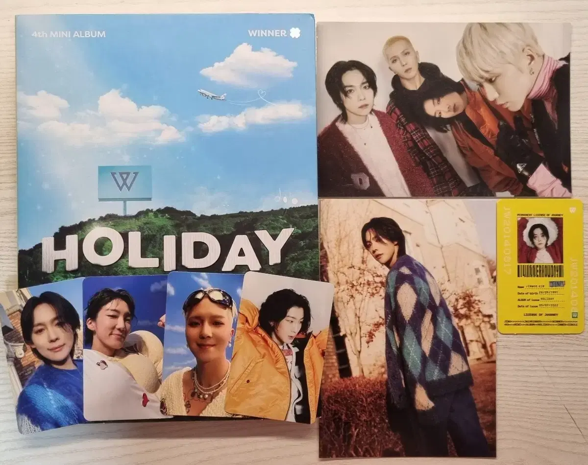 위너 HOLIDAY앨범 급처합니다!!