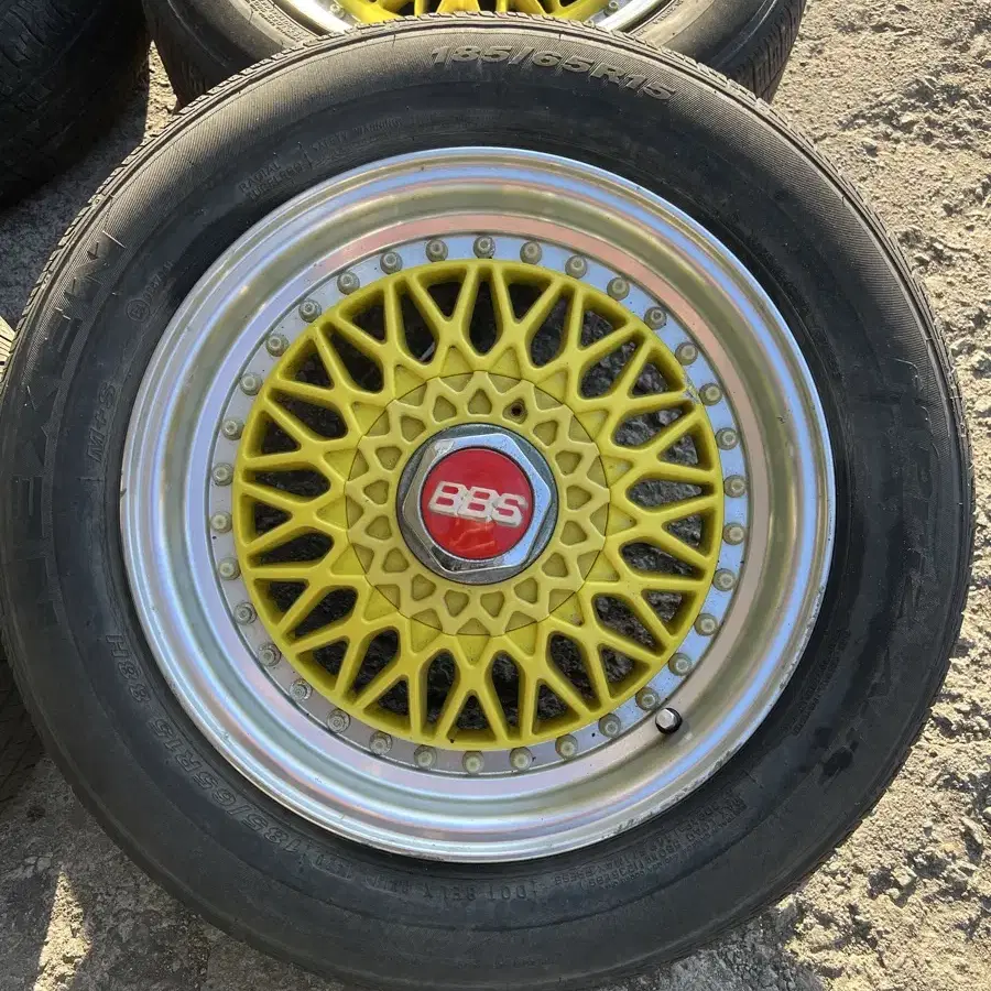 15인치 BBS RS(st) 멀티8홀 휠 타이어 팝니다