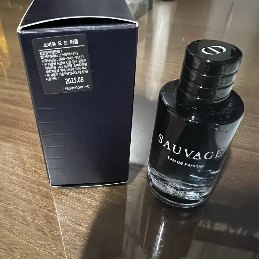 디올 소바쥬 오드 퍼퓸 10ml  edp 판매합니다