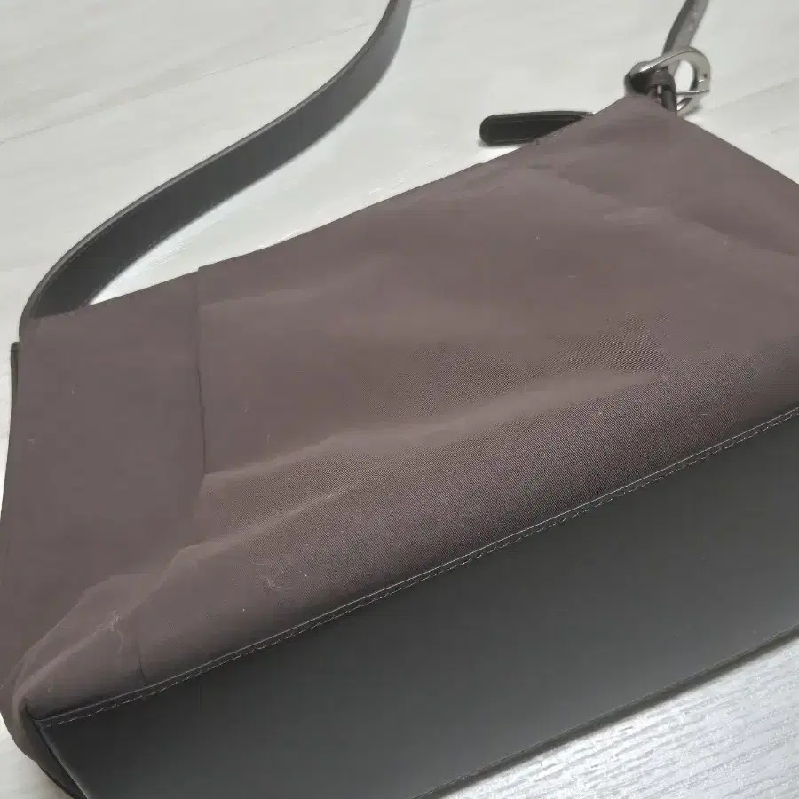 [OAT] Fold Nylon x Leather Shoulder Bag