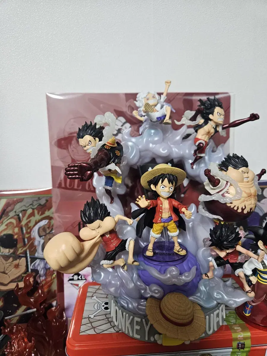 ONEPIECE WALLCOLLECTION (LEWIS SPECIAL EDITION)